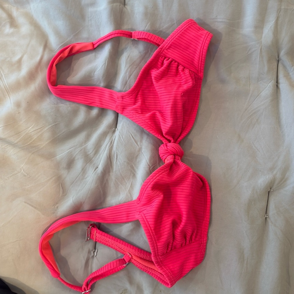 Just a bit on the small side for me. Wore it once or twice.
